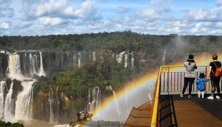 Parque Nacional do Iguaçu abriu mais cedo durante todos os dias do feriadão. Foto: Nilmar Fernando/Urbia Cataratas