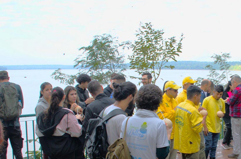 Espaço no final do Caminho das Bananeiras permite vista do trecho superior do Rio Iguaçu. Foto: Edison Emerson/Urbia Cataratas