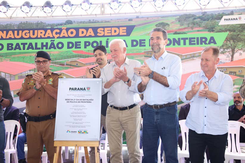 Autoridades durante a inauguração da nova sede. Foto: Giovani Trebien/Itaipu Binacional