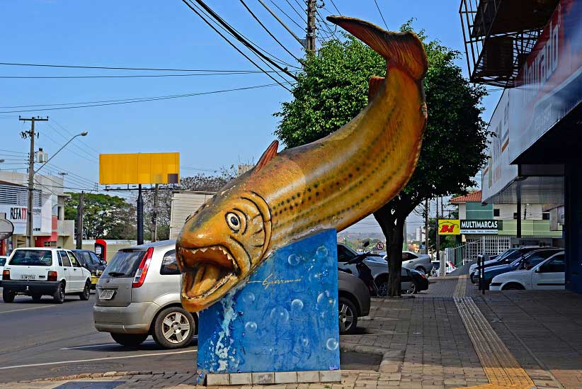 População criou abaixo-assinado para evitar a remoção da estátua. Foto: Marcos Labanca/H2FOZ