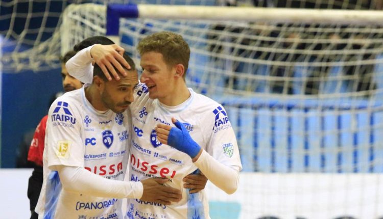 Após a saída de Nei Victor, time está sob o comando do interino Marlus Sokolowski. Foto: Abel da Banca/Foz Cataratas Futsal