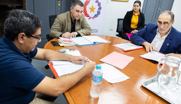 Reunião do Conasam para análise do percentual. Foto: Gentileza/IP Paraguay