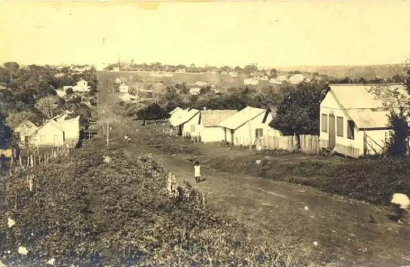 A cidade que você encontrará será ainda mais rústica que a da imagem, datada da década de 1930. Foto: Acervo Fundação Cultural