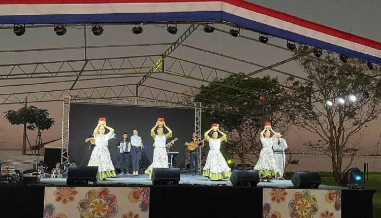 Apresentação do elenco artístico municipal, durante evento de São João em 2023. Foto: Gentileza/Prefeitura de Ciudad del Este