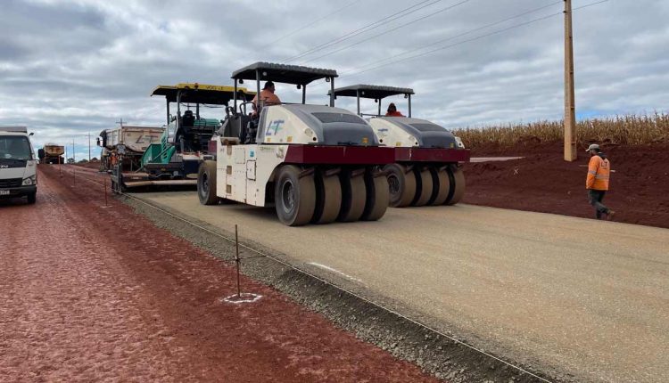 Paraguai está expandindo a malha de rodovias no interior do país, onde muitas das estradas ainda são de terra. Foto: Gentileza/MOPC