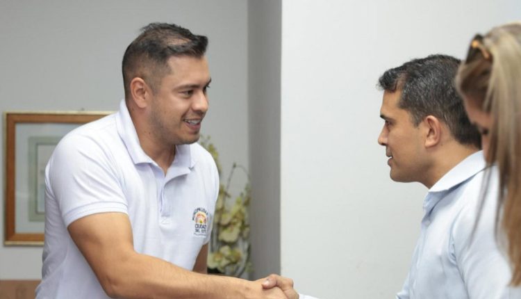 Miguel Prieto e Roque Godoy manifestaram a intenção de chegar a um acordo amigável entre os municípios. Foto: Gentileza/Prefeitura de Ciudad del Este