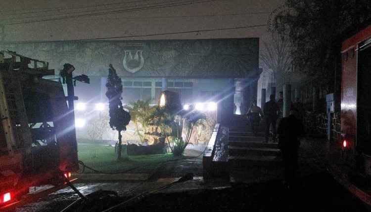 Danos só não foram maiores devido à rápida intervenção das equipes. Foto: Gentileza/Unidad Regional 12