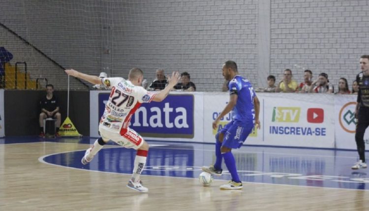 Clássico regional foi disputado no Ginásio da Neva, em Cascavel. Foto: Jorge Augusto/Foz Cataratas Futsal