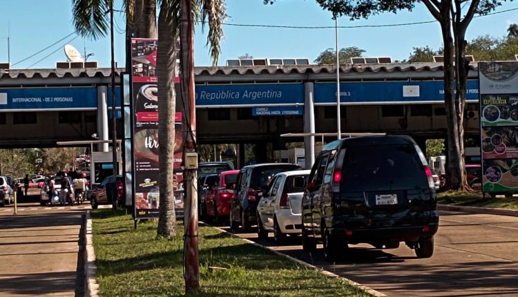 Demora para a travessia desestimula a entrada de turistas em Puerto Iguazú. Foto: Marcos Labanca/H2FOZ