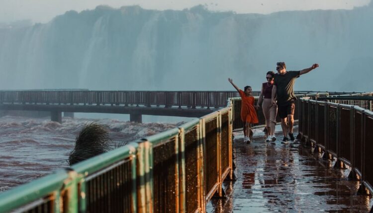 Domingo no Parque Nacional do Iguaçu pode ser um presente e tanto para toda a família. Foto: Divulgação/Urbia Cataratas