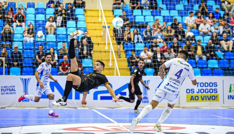 Gol do Tubarão foi um dos mais bonitos da temporada da LNF. Foto: Rodolfo May/Tubarão Futsal