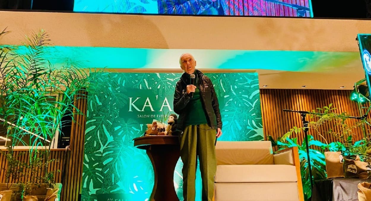 Aos 90 anos, Jane Goodall viaja pelo mundo para conscientizar sobre a preservação dos ecossistemas. Foto: Gentileza/Prefeitura de Puerto Iguazú