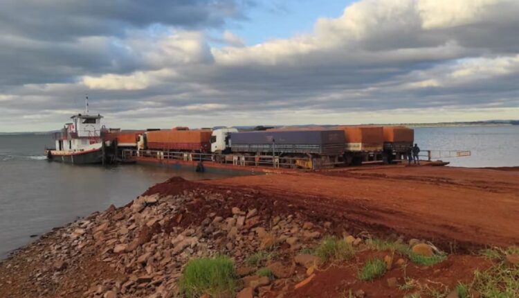 Balsa atracada no cais de Puerto Alemán. Foto: Gentileza/MOPC Paraguay