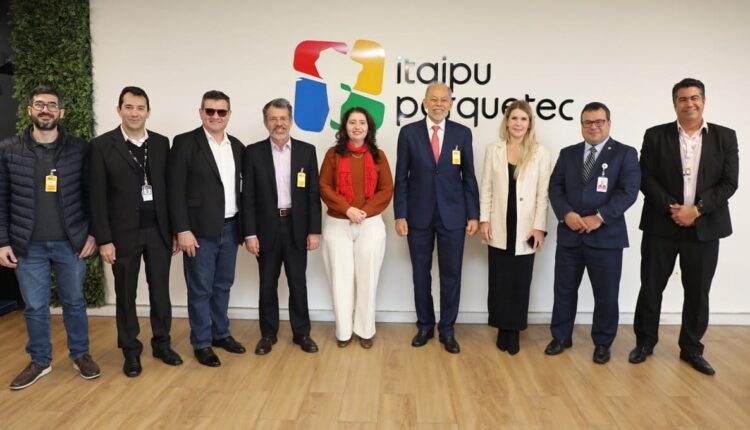 Inauguração foi prestigiada por representantes das instituições participantes da rede. Foto: Assessoria/Itaipu Parquetec