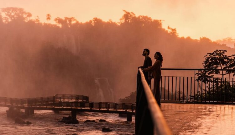 Roteiros acontecem fora do horário habitual de abertura do parque, com vagas limitadas. Foto: Divulgação/Urbia Cataratas