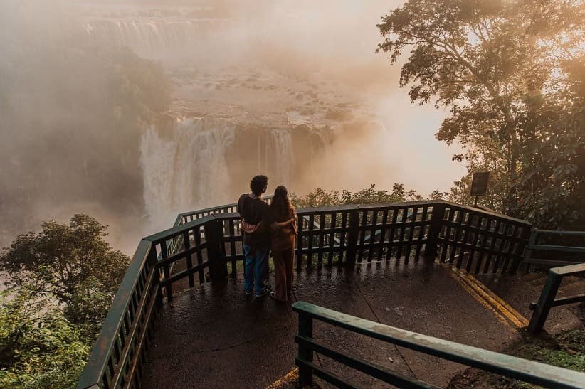 Passeios permitem visitar as Cataratas do Iguaçu sem a presença de multidões. Foto: Divulgação/Urbia Cataratas