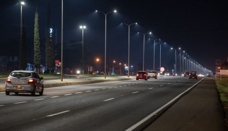 Iluminação da via era uma reivindicação antiga de moradores do entorno e motoristas que trafegam pelo trecho. Foto: William Brisida/Itaipu Binacional