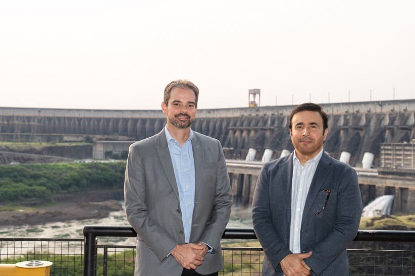 Valdecy Urquiza e Ahmed Naser Al-Raisi no Mirante Central de Itaipu. Foto: Divulgação/Acervo Pessoal