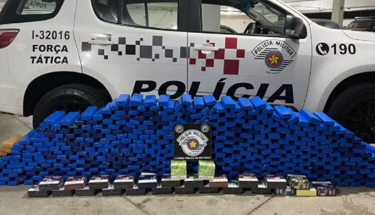 Material apreendido no veículo conduzido pelos brasileiros. Foto: Gentileza/Polícia Civil de São Paulo