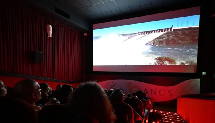 Em Foz do Iguaçu, sessões gratuitas no Cine Cataratas tiveram grande procura. Foto: William Brisida/Itaipu Binacional