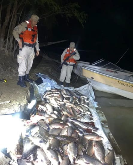 Responsáveis pela pesca predatória fugiram e não foram localizados. Foto: Gentileza/Prefeitura Naval Argentina