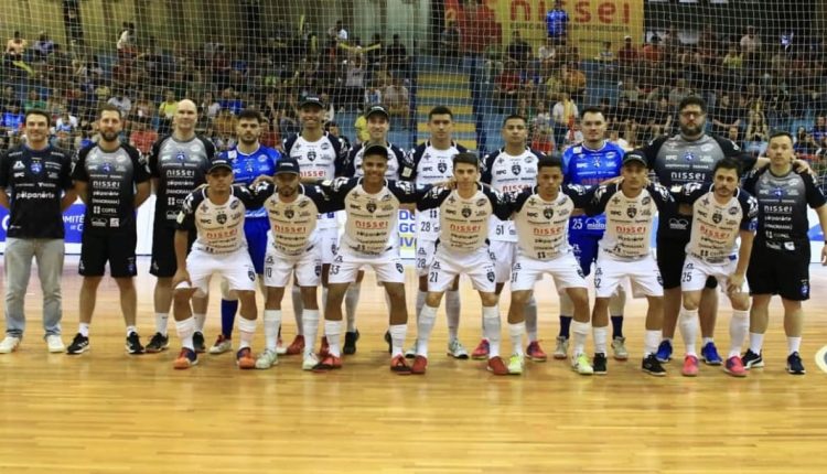 Equipe durante o jogo contra o Corinthians, pela Liga Nacional de Futsal. Foto: Abel da Banca/Foz Cataratas Futsal