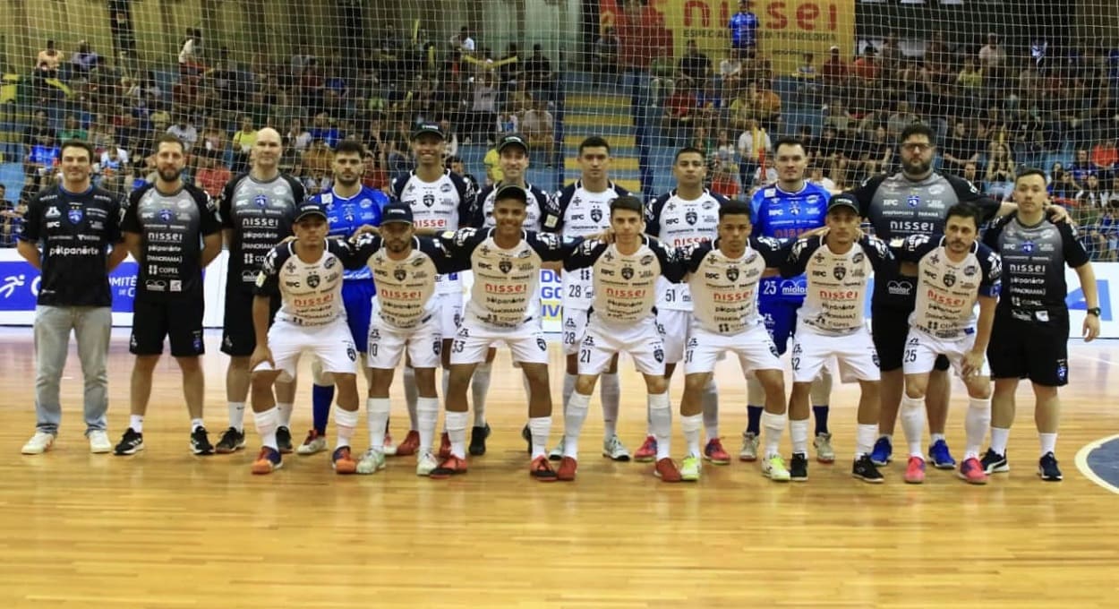 Equipe durante o jogo contra o Corinthians, pela Liga Nacional de Futsal. Foto: Abel da Banca/Foz Cataratas Futsal