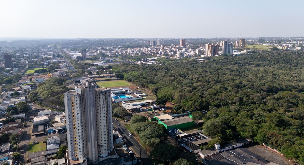 Horizontes Norte e Nordeste em Foz do Iguaçu, tendo como ponto de vista a Avenida JK, perto do Gresfi. Foto: Marcos Labanca/H2FOZ