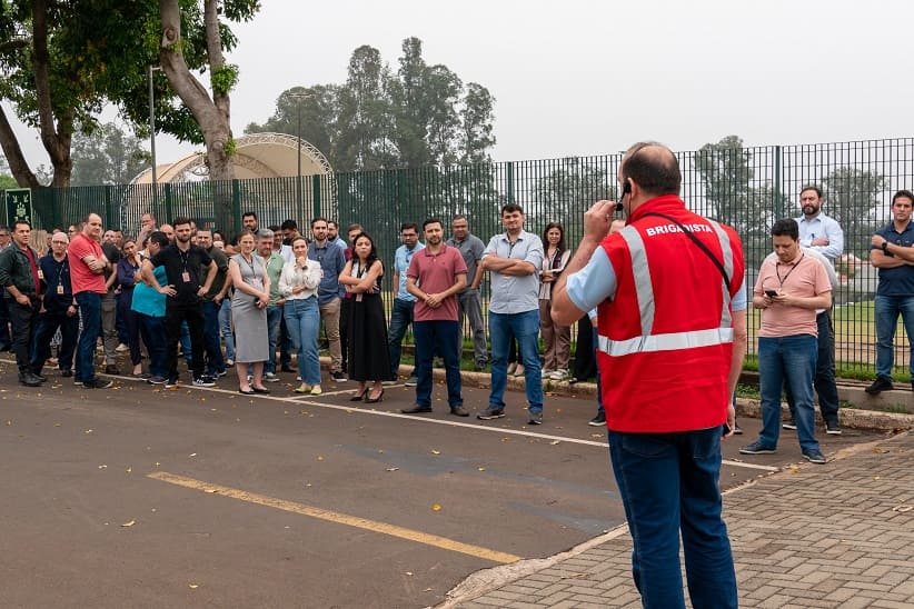 Funcionários reunidos em um dos pontos de encontro. Foto: Enzo Menegat/Itaipu Binacional