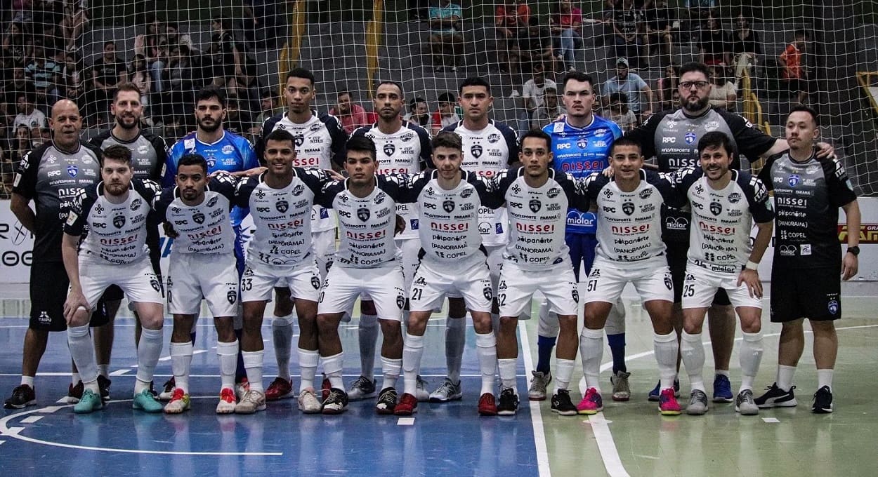 Equipe perfilada para o duelo contra o Coronel Futsal. Foto: Jorge Augusto/Foz Cataratas Futsal