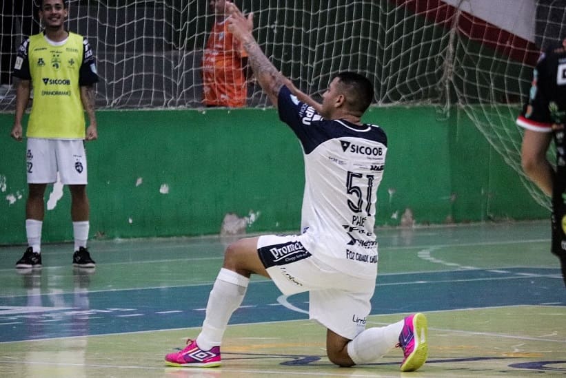 Pajé comemora o gol que deu a vitória ao time de Foz do Iguaçu. Foto: Jorge Augusto/Foz Cataratas Futsal