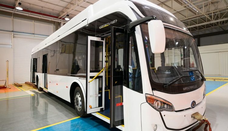 Ônibus elétrico híbrido, que também utiliza o etanol, é uma das apostas para o setor de transporte urbano. Foto: Sara Cheida/Itaipu Binacional