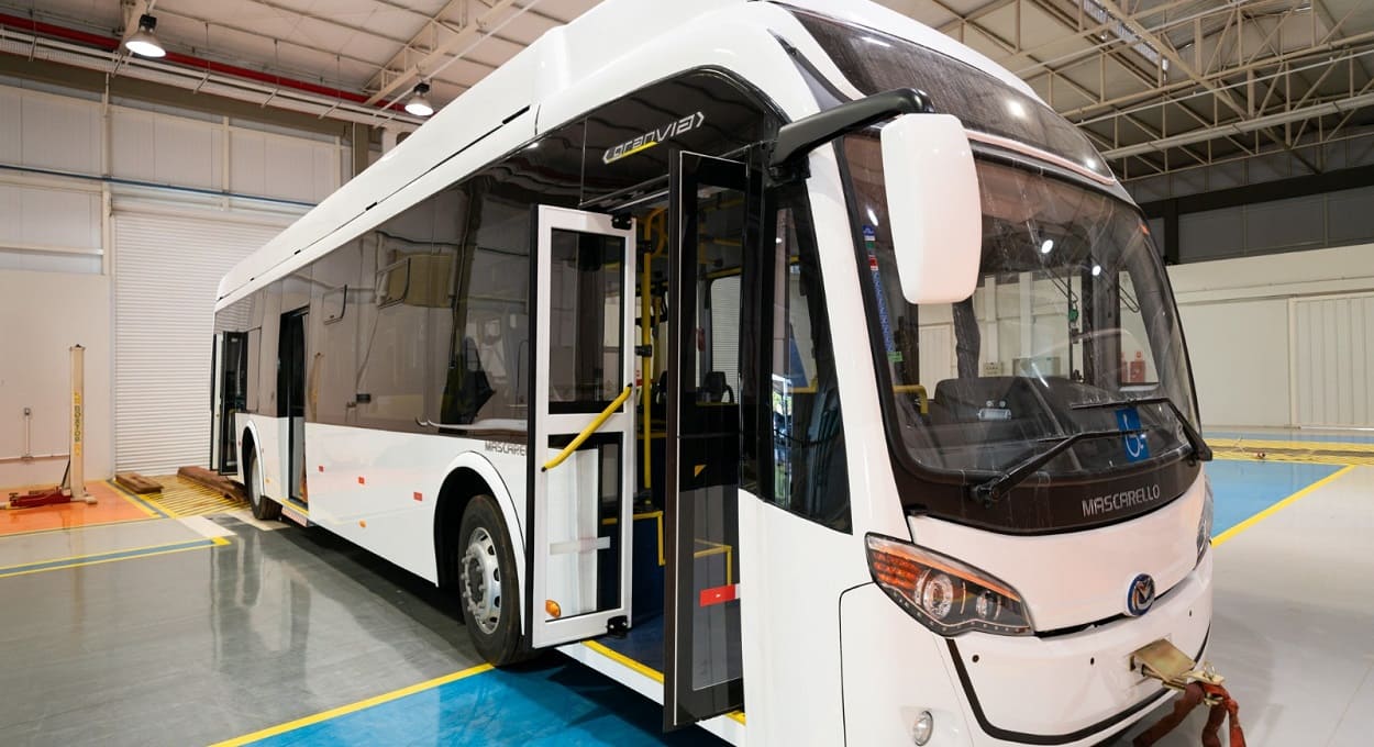 Ônibus elétrico híbrido, que também utiliza o etanol, é uma das apostas para o setor de transporte urbano. Foto: Sara Cheida/Itaipu Binacional