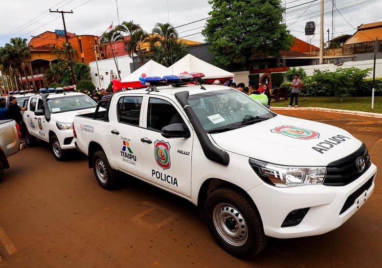 Veículos nos arredores da prefeitura de Hernandarias, município vizinho a Ciudad del Este. Foto: Gentileza/Gobernación de Alto Paraná