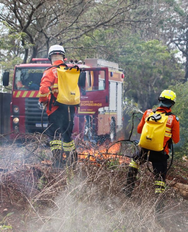 Bombeiros incêndio