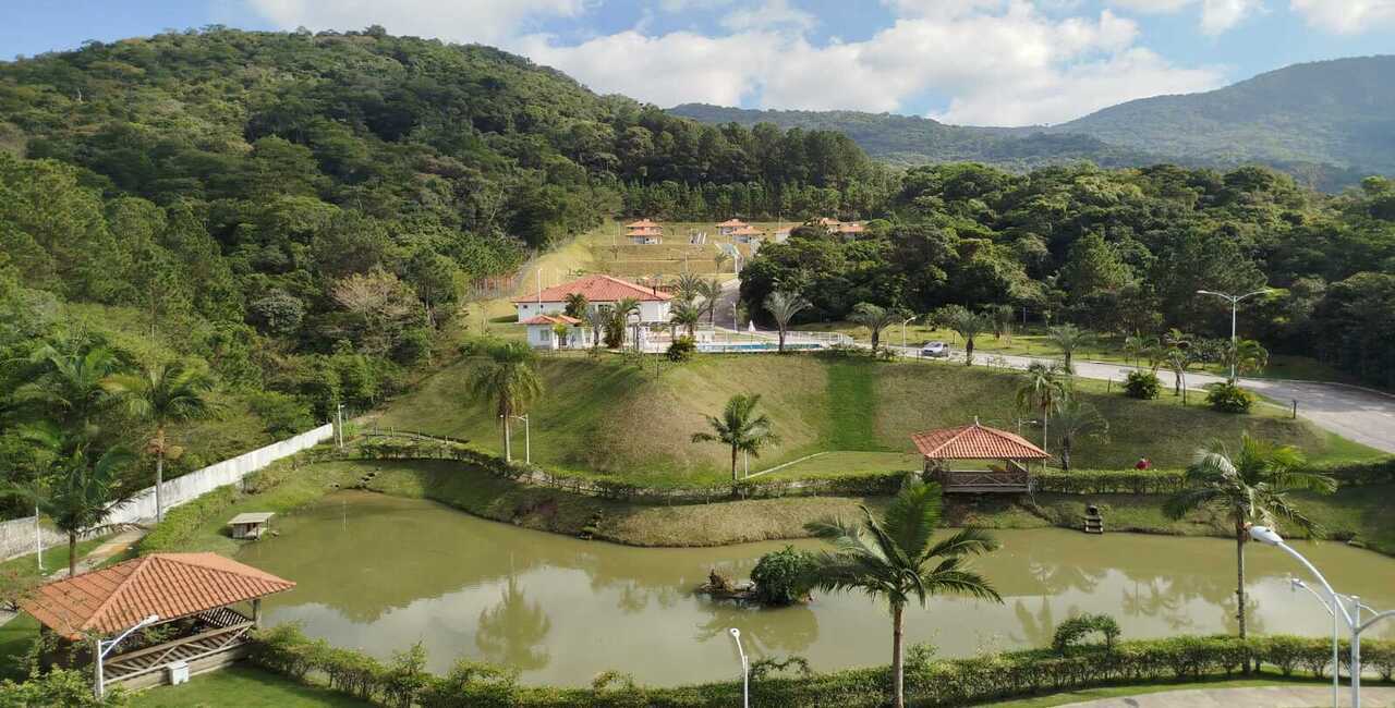 O local, rodeado por barulho, perdeu o encanto