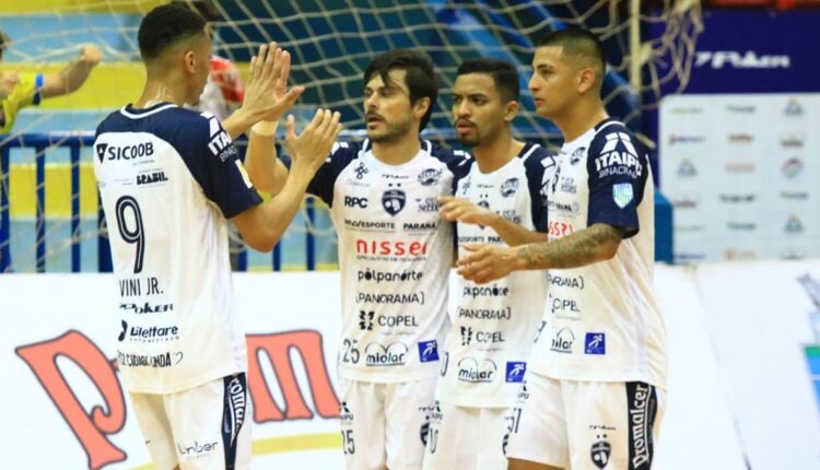 Time está embalado por sequência de três vitórias no estadual. Foto: Abel da Banca/Foz Cataratas Futsal