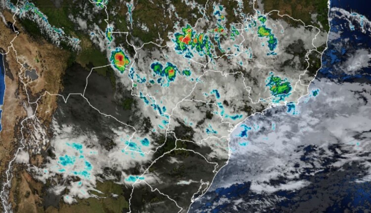 Imagem do satélite GOES16 às 10h desta quinta-feira (10), compartilhada pelo Simepar.