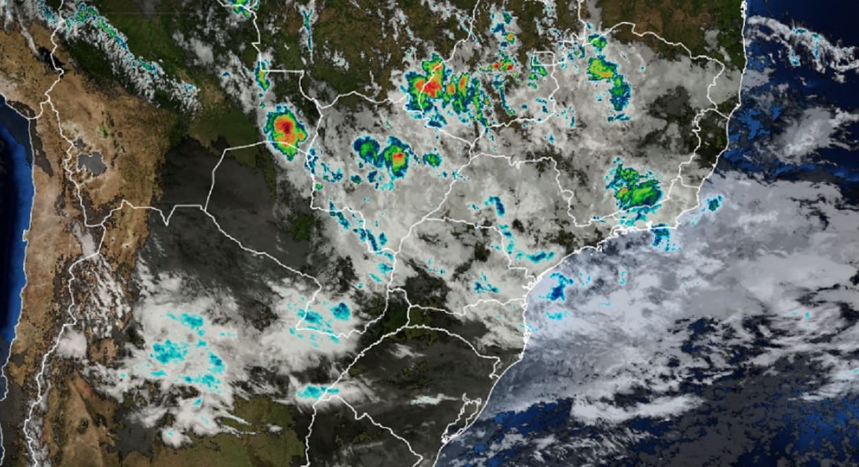 Imagem do satélite GOES16 às 10h desta quinta-feira (10), compartilhada pelo Simepar.