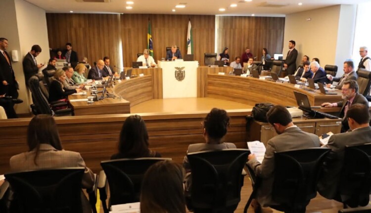 Plenário da CCJ da Assembleia Legislativa do Paraná. Foto: Valdir Amaral/ALEP