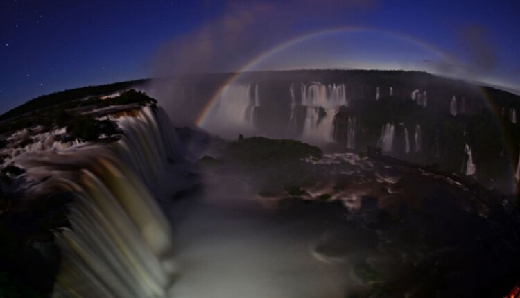 Visita noturna é feita todos os sábados, com vagas limitadas. Foto: Marcos Labanca/Urbia Cataratas