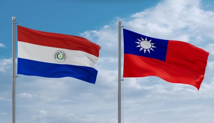 Montagem com as bandeiras dos dois países, divulgada pelo Ministério das Relações Exteriores do Paraguai por ocasião da festa nacional de Taiwan.