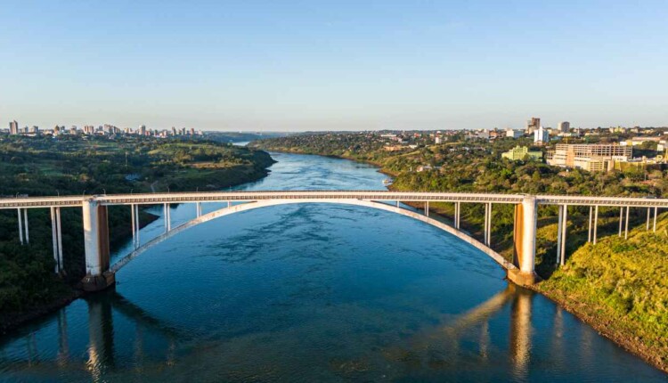 Ponte da Amizade, na fronteira do Brasil com o Paraguai – foto: Marcos Labanca/H2FOZ