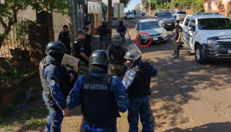 Para-choque do veículo apresenta marcas de colisão. Foto: Gentileza/Polícia de Misiones