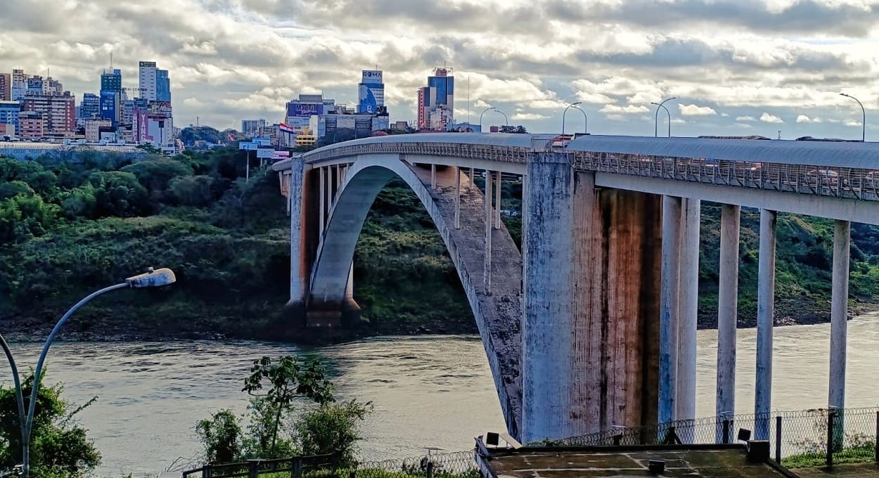 Ligação entre Foz do Iguaçu e Ciudad del Este é a mais movimentada das fronteiras do Brasil. Foto: Marcos Labanca/H2FOZ (Arquivo)