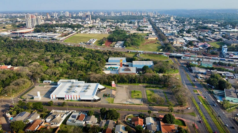 Mercado Barrageiro fica em local de fácil acesso, perto do viaduto da JK. Foto: Kiko Sierich/Itaipu Parquetec