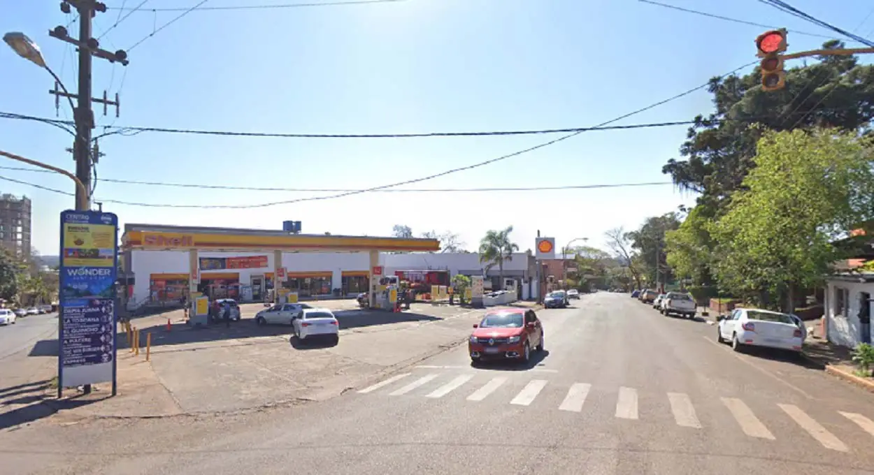 Posto Shell na área central de Puerto Iguazú. Imagem: Google Street View (Arquivo)