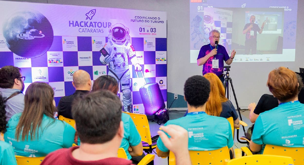 Paulo Angeli, idealizador do Festival das Cataratas, dá as boas-vindas aos participantes. Foto: Gentileza/Assessoria