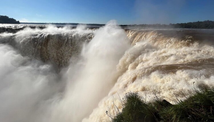 Mirante da Garganta do Diabo foi reaberto em julho, após reconstrução da passarela danificada pela cheia de outubro de 2023. Foto: Gentileza/Parque Nacional Iguazú