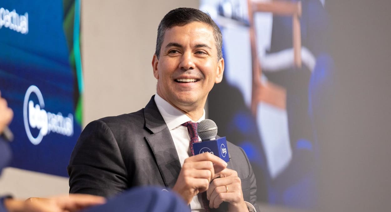 Antes de ser presidente, Santiago Peña ocupou o cargo de ministro da Fazenda no governo de Horacio Cartes (2013-2018). Foto: Gentileza/Presidência do Paraguai